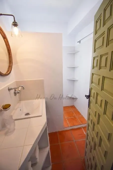 Calle Alta 37, Frigiliana Luxury 3 Bedroom Center Townhouse With Large Terrace And Sea Views Hansonholiday Rentals Spanien