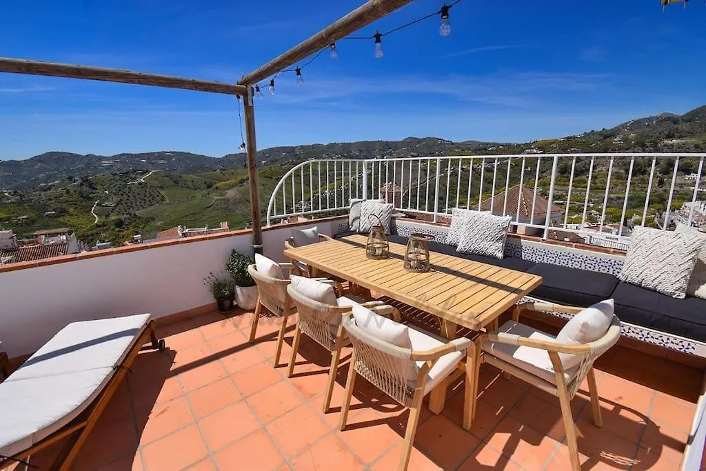 Ferienhaus Calle Alta 37, Frigiliana Luxury 3 Bedroom Center Townhouse With Large Terrace And Sea Views Hansonholiday Rentals